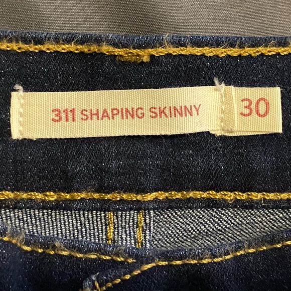 Levi’s 311 Shaping Skinny - Picture 2 of 4